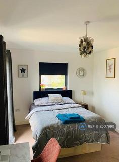 1 bedroom in a house share to rent, Galleons Drive, Barking, IG11