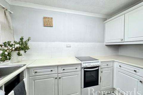 2 bedroom apartment for sale, Briscoe Road, Rainham, RM13