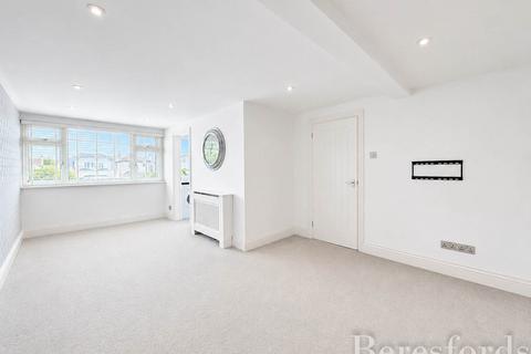 Briscoe Road, Rainham, RM13
