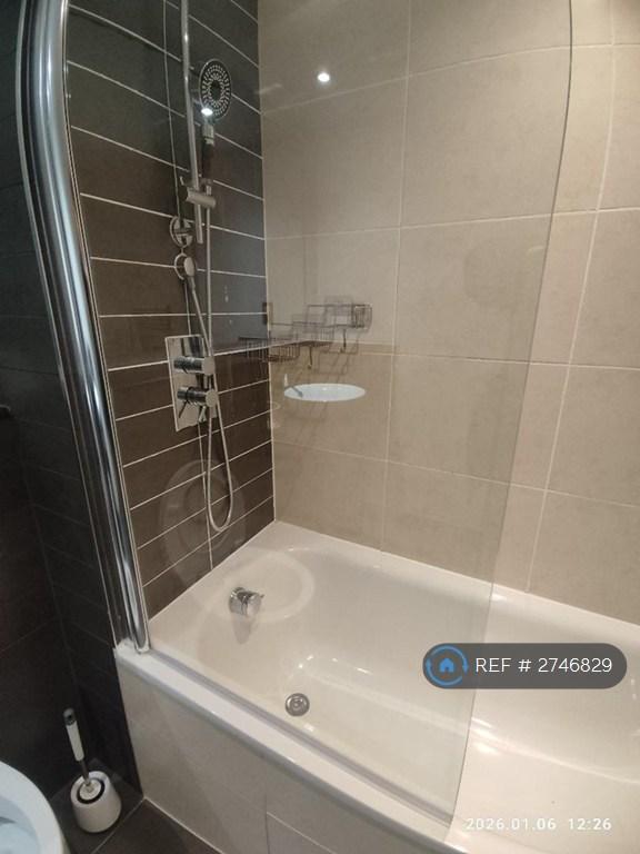Bathtub &amp; Shower