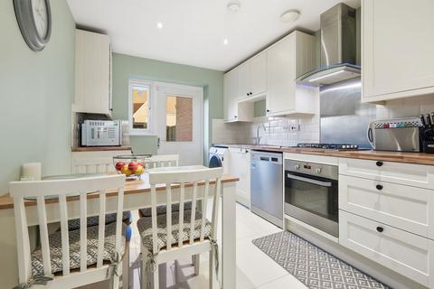 2 bedroom semi-detached house for sale, Tonbridge Drive, Basildon SS15