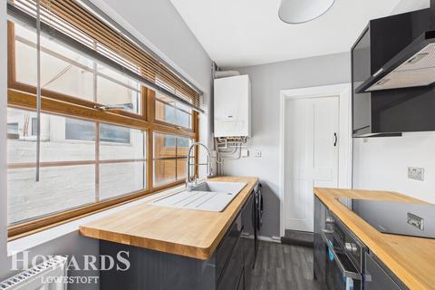 2 bedroom terraced house for sale, Cambridge Road, Lowestoft