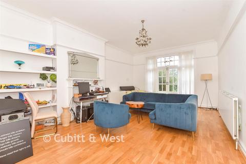 1 bedroom ground floor flat for sale, Norfolk Road, Littlehampton, West Sussex