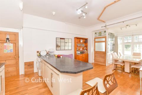 1 bedroom ground floor flat for sale, Norfolk Road, Littlehampton, West Sussex