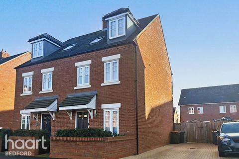 4 bedroom townhouse for sale, Chislehurst Place, Bedford