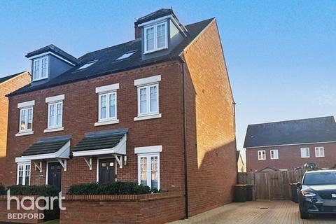 4 bedroom townhouse for sale, Chislehurst Place, Bedford