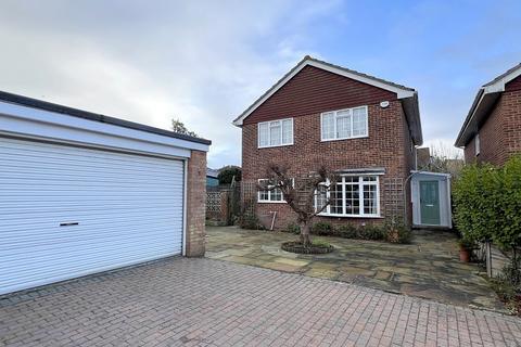 4 bedroom detached house for sale, Rubens Close, New Milton, Hampshire. BH25 5PG