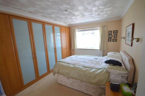 4 bedroom detached house for sale, Rubens Close, New Milton, Hampshire. BH25 5PG