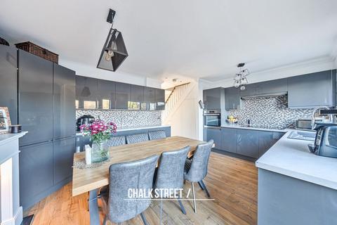 4 bedroom terraced house for sale, Benets Road, Hornchurch, RM11