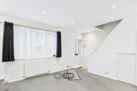 3 bedroom property to rent, Maidenburgh Street, Colchester, CO1 1UB