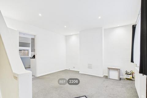 3 bedroom property to rent, Maidenburgh Street, Colchester, CO1 1UB