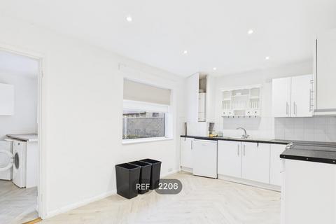 3 bedroom property to rent, Maidenburgh Street, Colchester, CO1 1UB