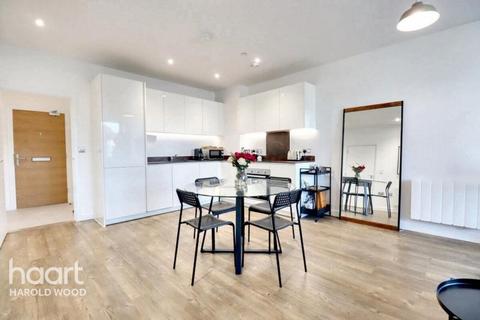 1 bedroom flat for sale, Eagle Way, Brentwood