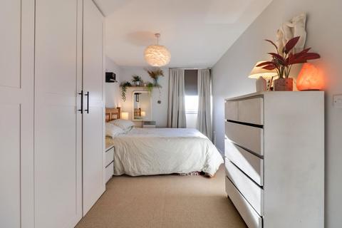 2 bedroom apartment for sale, Victoria Avenue, Aits View Victoria Avenue, KT8