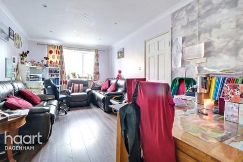 undefined, Oxlow Lane, Dagenham
