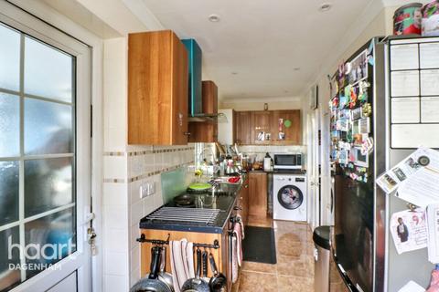 2 bedroom end of terrace house for sale, Oxlow Lane, Dagenham