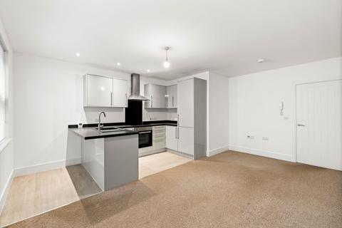 2 bedroom flat to rent, Foord Road South, Folkestone, CT20