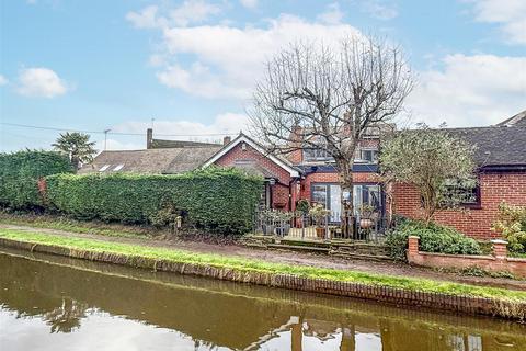 4 bedroom detached bungalow for sale, School Lane, Hopwas, Tamworth