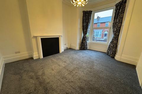 4 bedroom terraced house to rent, Tulketh Road, Preston PR2