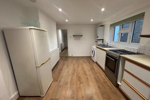 2 bedroom flat to rent, Upland Road, East Dulwich, London, SE22