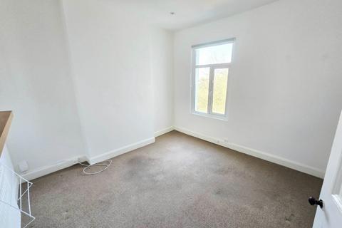 2 bedroom flat to rent, Upland Road, East Dulwich, London, SE22