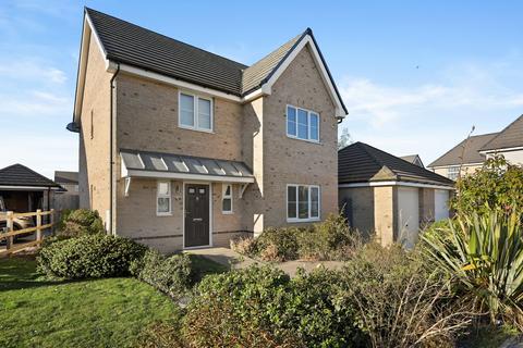 4 bedroom detached house for sale, Meadow Lane, Great Bentley, Colchester, CO7