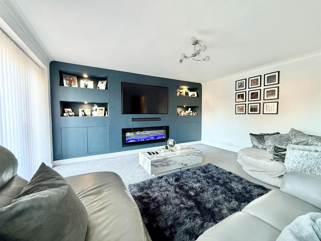 Lounge1.jpg