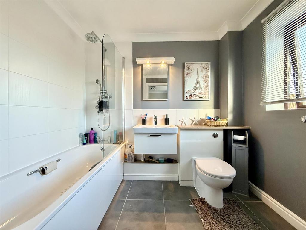 Ensuite.jpg