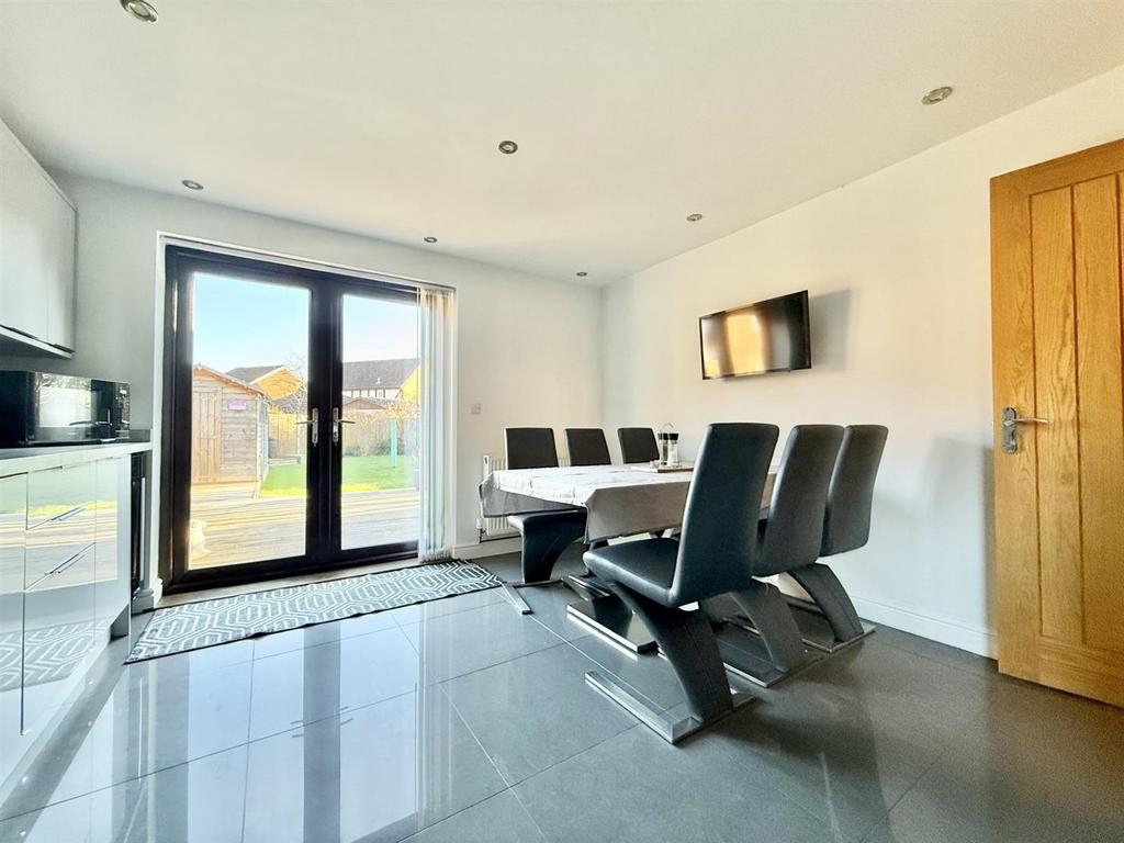 Dining Room.jpg