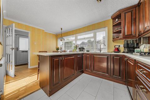 3 bedroom detached house for sale, St. Lawrence Way, Bricket Wood, St. Albans