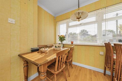 3 bedroom detached house for sale, St. Lawrence Way, Bricket Wood, St. Albans