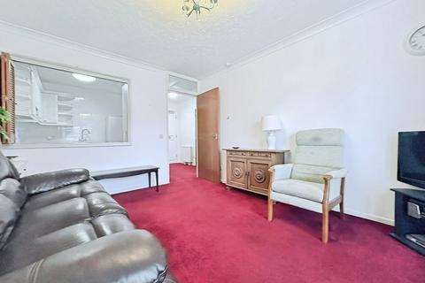 1 bedroom apartment for sale, The Dell, Great Baddow, Chelmsford, CM2