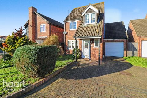3 bedroom detached house for sale, Guardian Close, HORNCHURCH