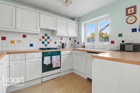 3 bedroom detached house for sale, Guardian Close, HORNCHURCH