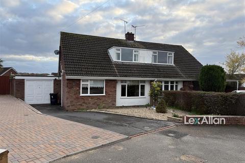 3 bedroom semi-detached house for sale, Chestnut Close, Stourbridge