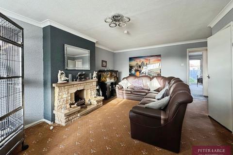 2 bedroom semi-detached bungalow for sale, 40 Spruce Avenue, Rhyl, LL18 3US