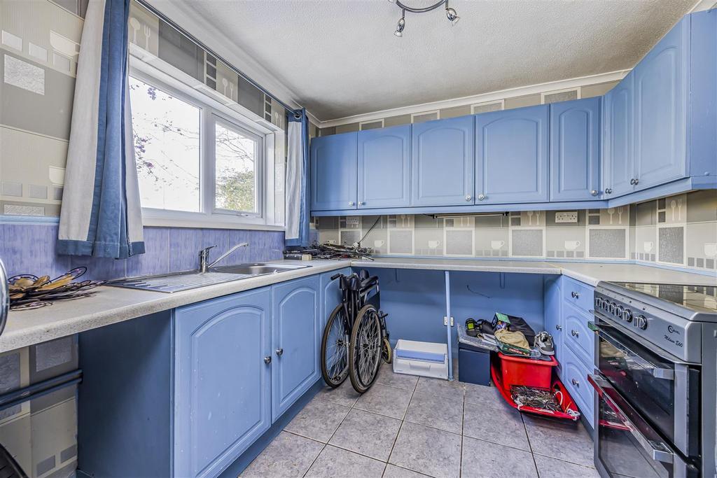 37 Springwood Avenue, Waterlooville-Portico Marketi