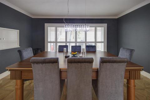 5 bedroom detached house for sale, Hollingsworth Road, South Croydon