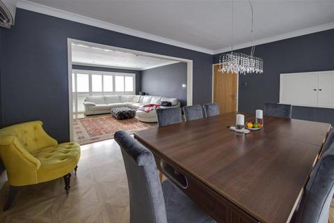 5 bedroom detached house for sale, Hollingsworth Road, South Croydon