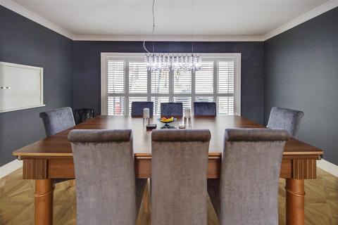 5 bedroom detached house for sale, Hollingsworth Road, South Croydon