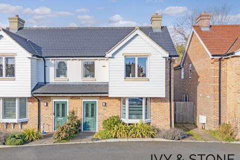 4 bedroom semi-detached house to rent, Grove Lane, Chigwell, Essex, IG7