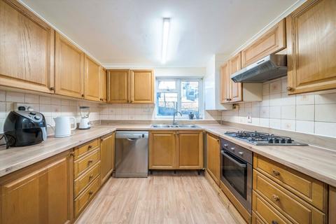 4 bedroom terraced house to rent, Winchester Street, London W3