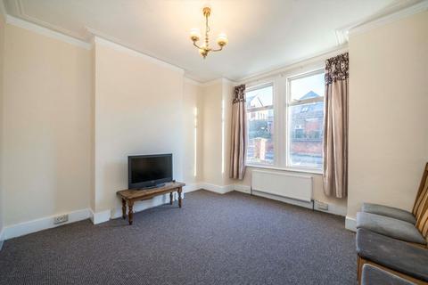 4 bedroom terraced house to rent, Winchester Street, London W3