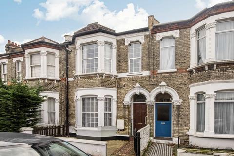 3 bedroom flat to rent, Avenue Road, London W3