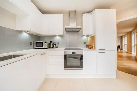 2 bedroom flat for sale, Black Friars Lane, London EC4V