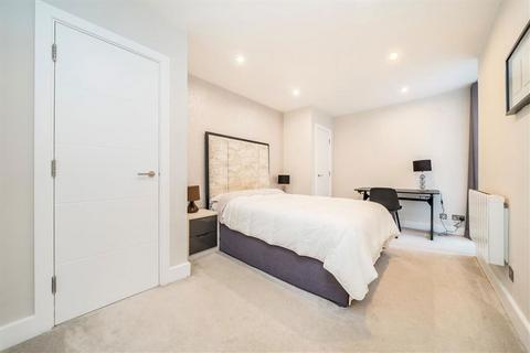 2 bedroom flat for sale, Black Friars Lane, London EC4V