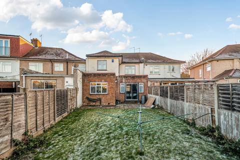 4 bedroom semi-detached house for sale, Kingshill Avenue, Northolt