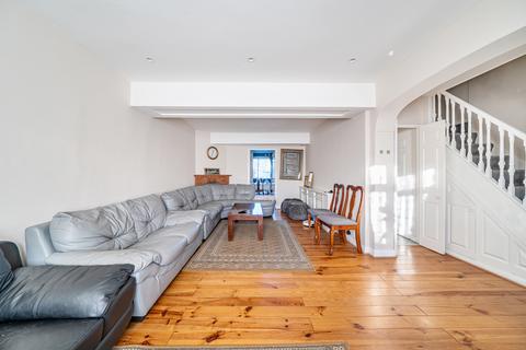4 bedroom semi-detached house for sale, Kingshill Avenue, Northolt