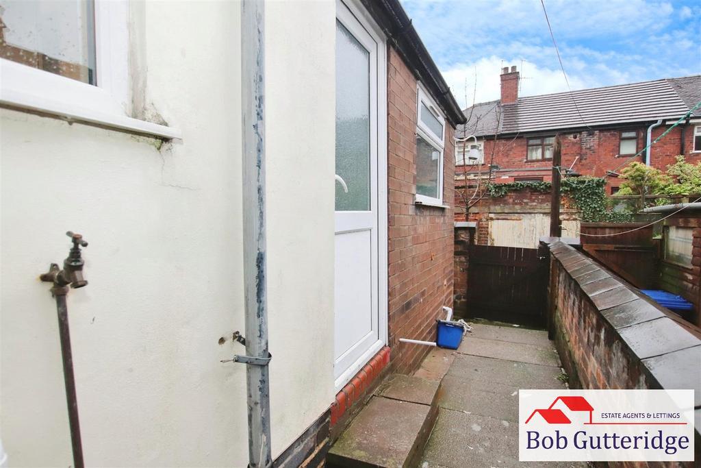 Enclosed rear yard