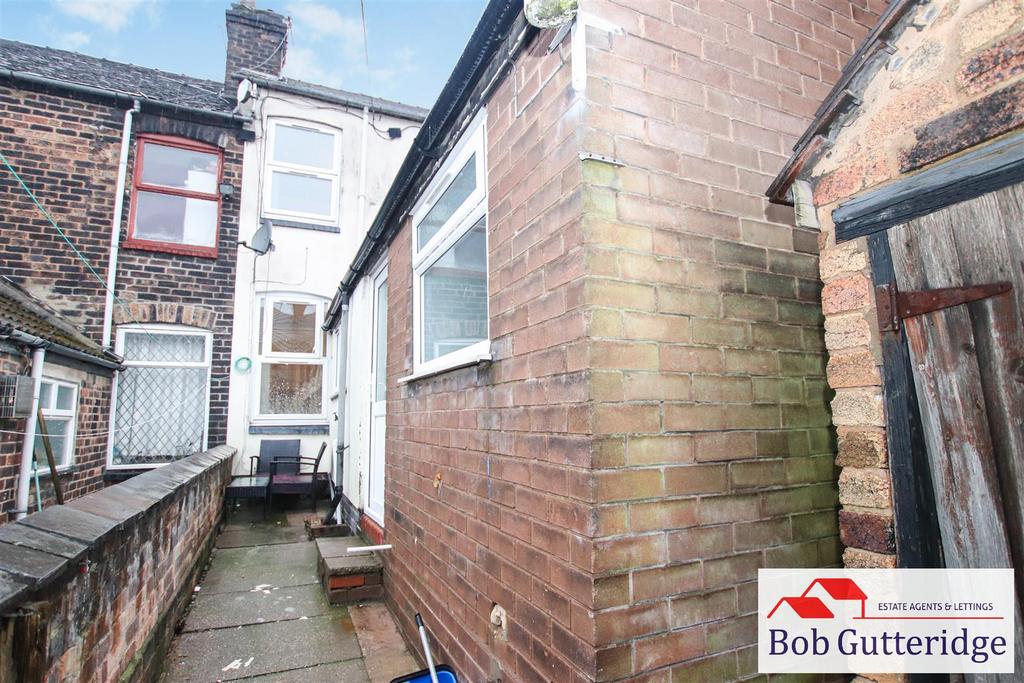 Enclosed rear yard